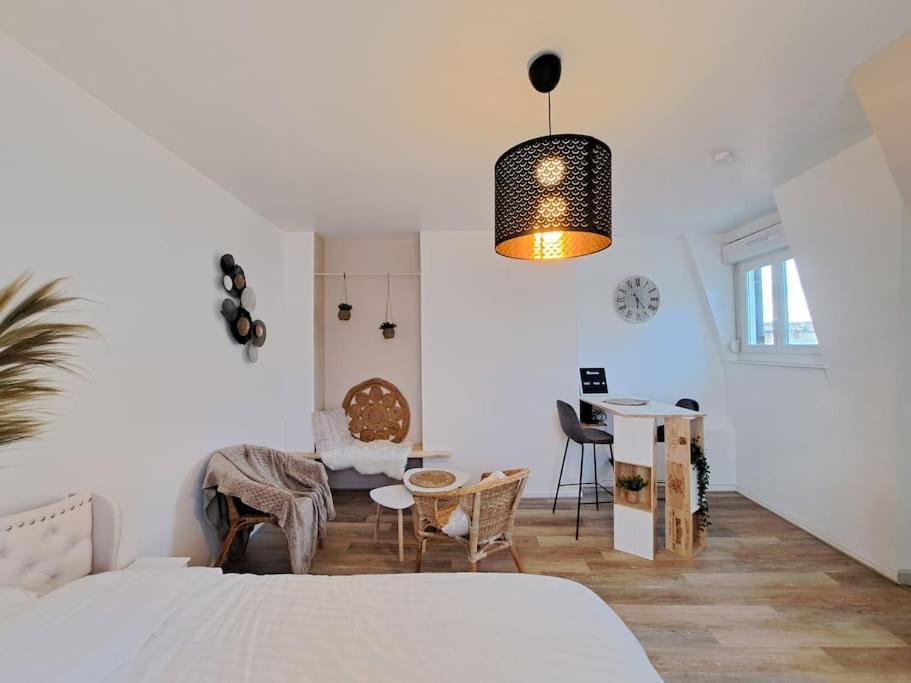 Faro, Vue Sur La Cathedrale Apartment Reims Exterior photo